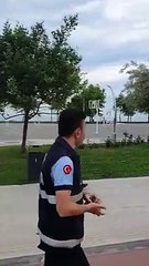 CHP'li Demir paylaştı: Zabıta, valilik izinli Kılıçdaroğlu afişlerini yırttı