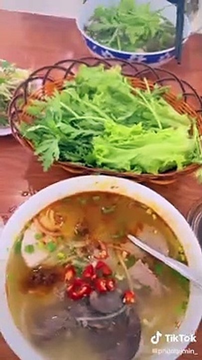 Phương Min trải nghiệm công viên nước Hồ Tràm