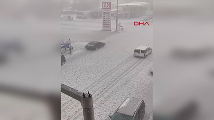 Konya'da dolu yağışı hayatı felç etti