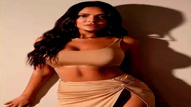 Aashram 3 Actress Esha Gupta को मिली थी गोरे होने की सलाह, बताई आपबीती | FilmiBeat*Bollywood