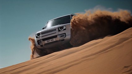 Nuova Land Rover Defender 130, fino a 8 posti per l'avventura