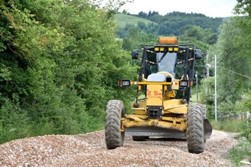 Selden zarar gören köy yolları yapılıyor