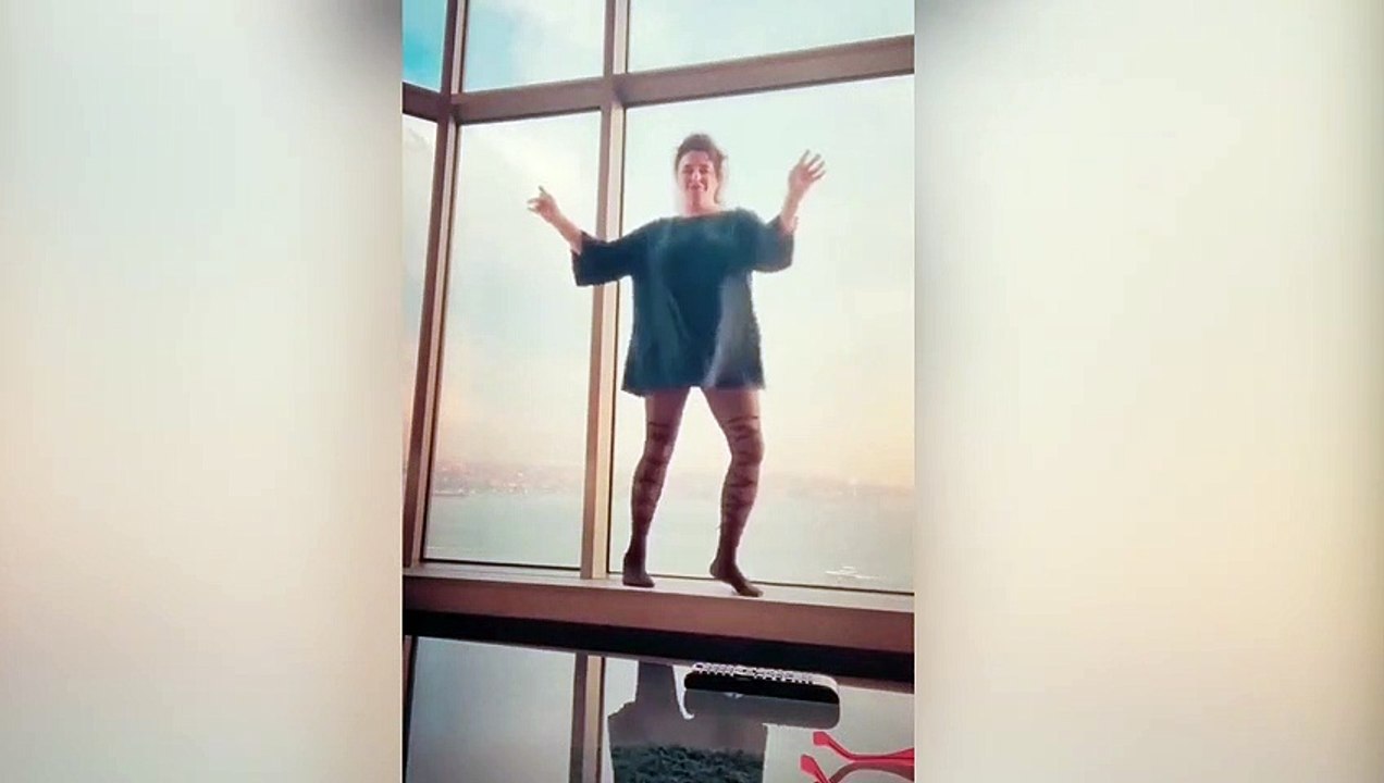 Esra Dermancıoğlu'ndan camda dans