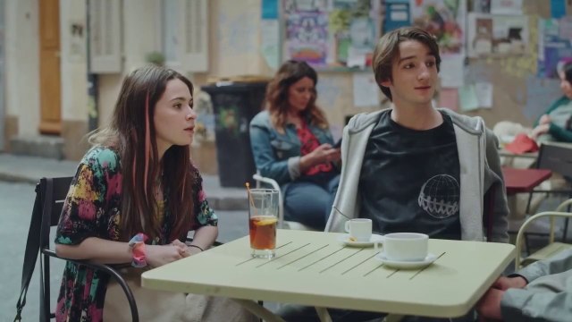 Plus Belle la Vie - Luna fait danser le mistral