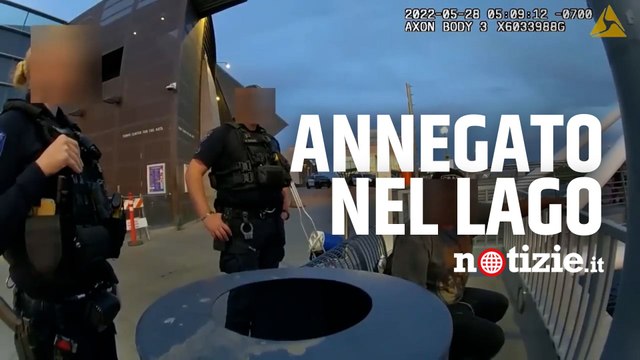 Usa, agenti di polizia non soccorrono il senzatetto nel lago: l'uomo annega davanti ai loro occhi