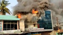ऑटो पार्ट्स की दुकान गोदाम में भीषण लगी आग, लाखों का सामान जल खाक