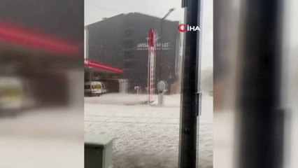 Dolu yağışı Konya’yı savaş alanına çevirdi, merkez felç oldu