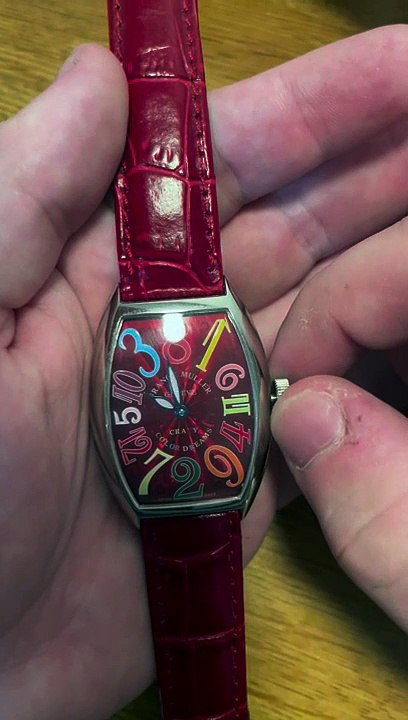 Une montre qui affiche la bonne heure avec des chiffres mélangés