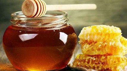 थकी और मुरझायी त्वचा में नई जान डाल सकता है शहद, जानिए कैसे करना है इसका इस्तेमाल