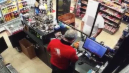 Sancaktepe'de aldıkları yakıtın ücretini ödemeden kaçan 2 şüpheli yakalandı