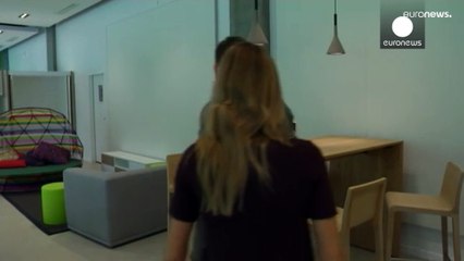 "Stop alla guerra in Ucraina". Ribadisce il suo messaggio, lo scrittore che sfida il Cremlino