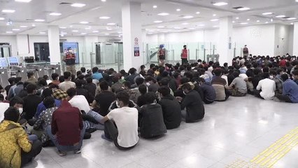 Afganistan uyruklu 221 düzensiz göçmen sınır dışı edildi