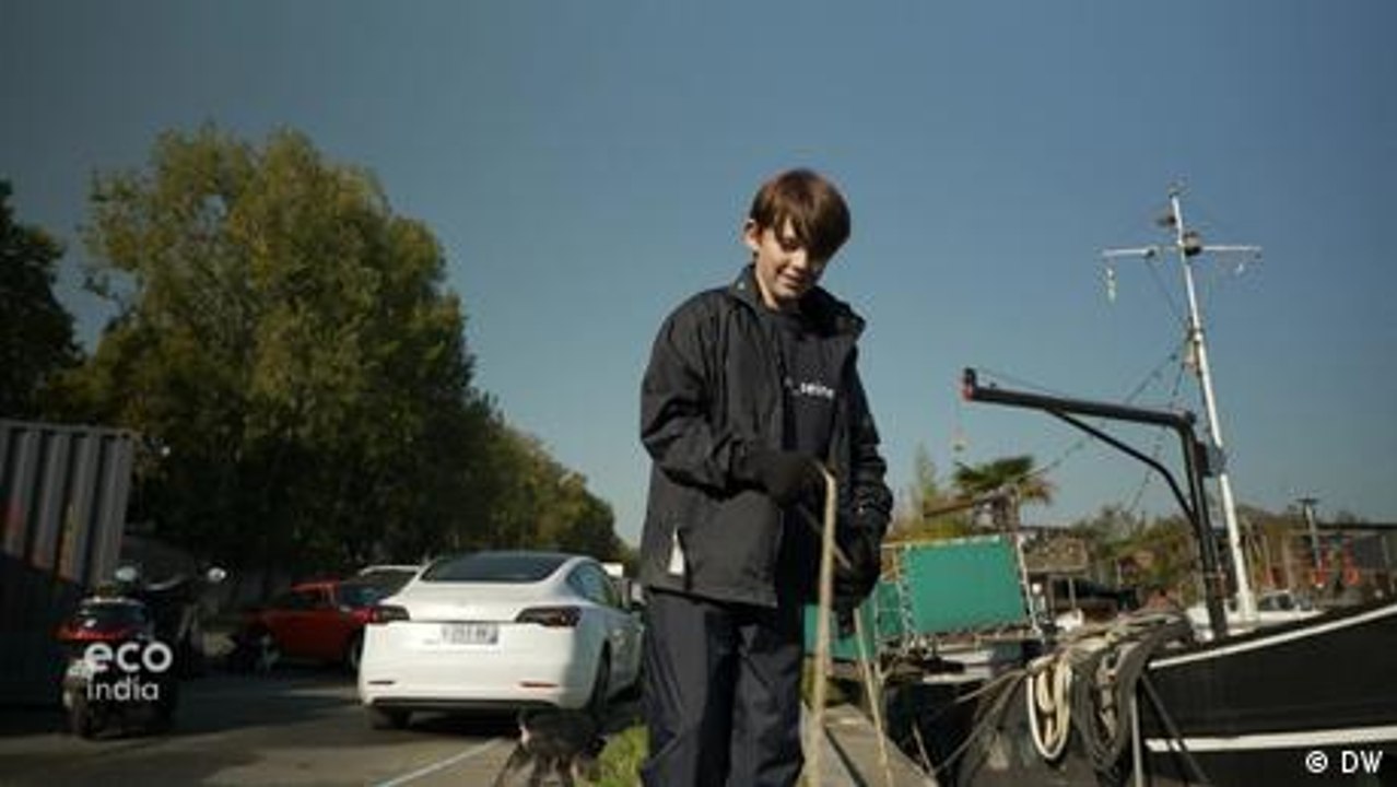 The boy fishing junk from the Seine