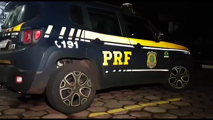 Download Video: Veículo batedor e veículo carregado com 118 tabletes de maconha são apreendidos; dois homens foram presos