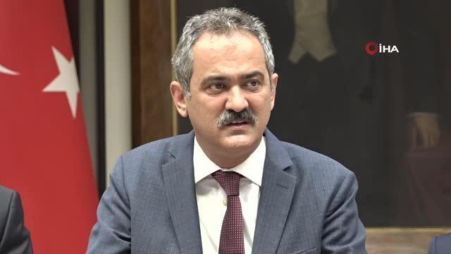 Bursa'da okulda dansöz olayının ardından flaş gelişmeyi Bakan Özer duyurdu