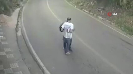 Gasbetmeye çalıştığı kadını tartaklarken işçilerden dayak yedi