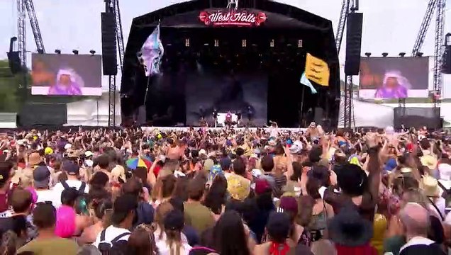 Lizzo chante Truth Hurts à Glastonbury