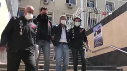 Cadde ortasında ablasının boğazını keserek öldüren sanık hakkında karar