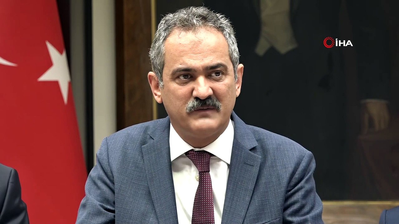 Okulda dansözlü eğlence ahlaksızlığı sonrası flaş gelişme… Bakan Özer duyurdu