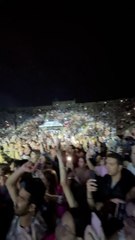 Γιώργος Σαμπάνης: Η συναυλία στο θέατρο Γης υπό βροχή 1