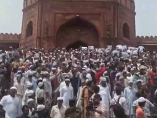 Nupur Sharma के खिलाफ Jama Masjid के बाहर जोरदार प्रदर्शन | Prophet Muhammed Row