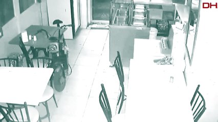 Kasayı boş bulan hırsız 13 saniyede dükkandan kaçtı