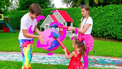 ميا وألعابها الجديدة