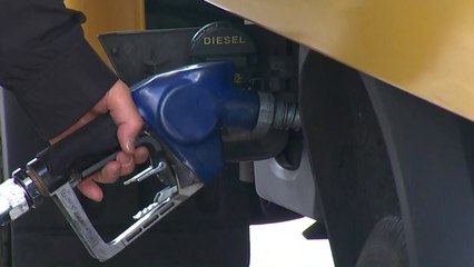 휘발유·경유 L당 2천50원 돌파...연초대비 27%, 42%↑ / YTN