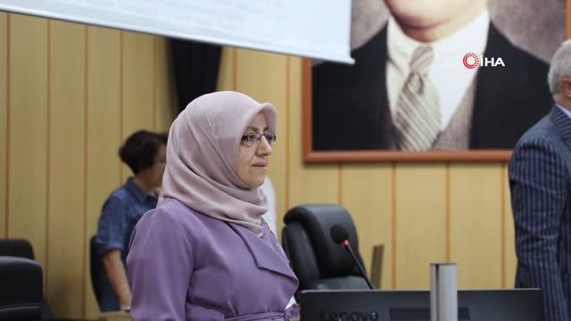 Akdeniz Belediye Meclisi'nde 'İstiklal Marşı' ve 'Öcalan' gerginliği