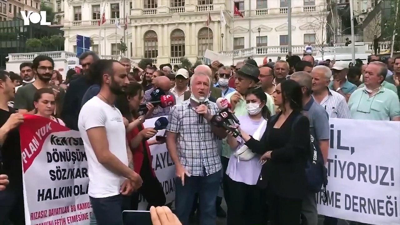 Fetihtepe Mahallesi sakinleri, Beyoğlu Belediyesi'nin önünde konuştu:  "Halkına düşman olan halk düşmanları ile mücadele ediyoruz"