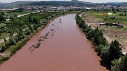 Kızılırmak kızıla büründü