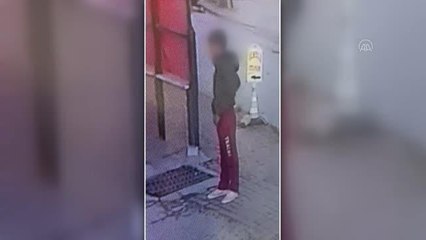 Mazgal kapağı hırsızlığı güvenlik kamerasında