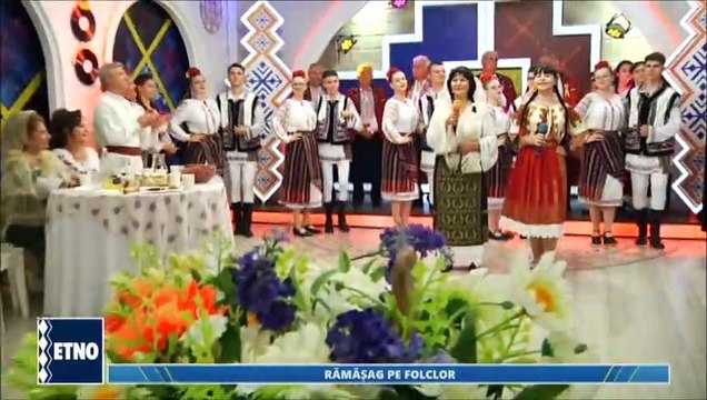 Ioana si Catalina Mirita - Hai sa mergem prin gradina (Ramasag pe folclor - ETNO TV - 08.06.2022)