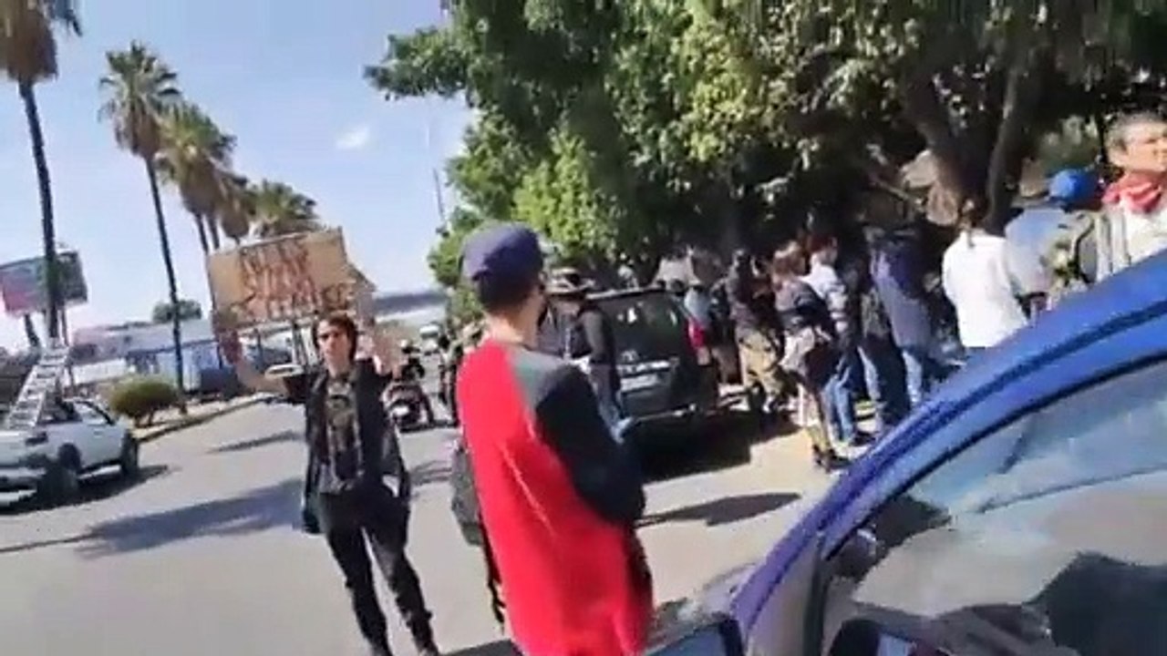 Se manifiestan frente a la CEA