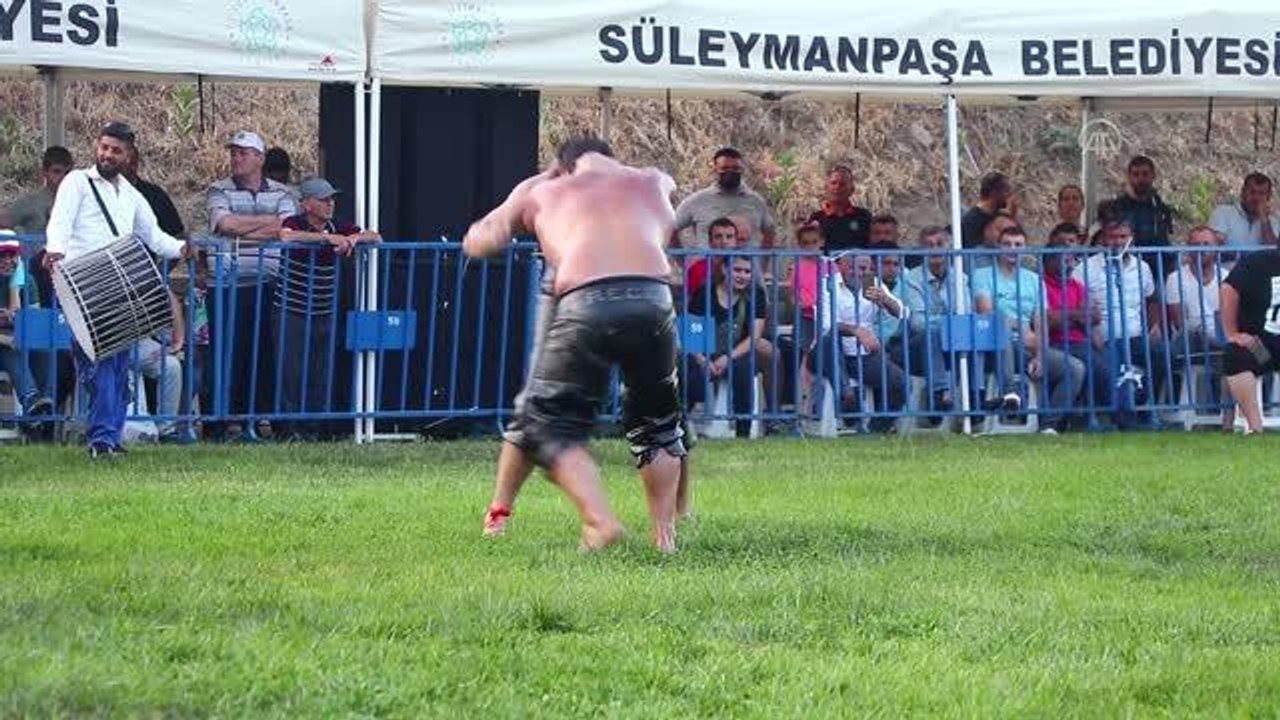 Tekirdağ Hüseyin Pehlivan Yağlı Güreşleri'nde Recep Kara, başpehlivan oldu