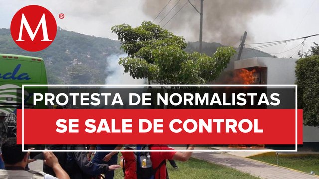 Estudiantes de Ayotzinapa lanzaron petardos contra el 27 Batallón de Infantería