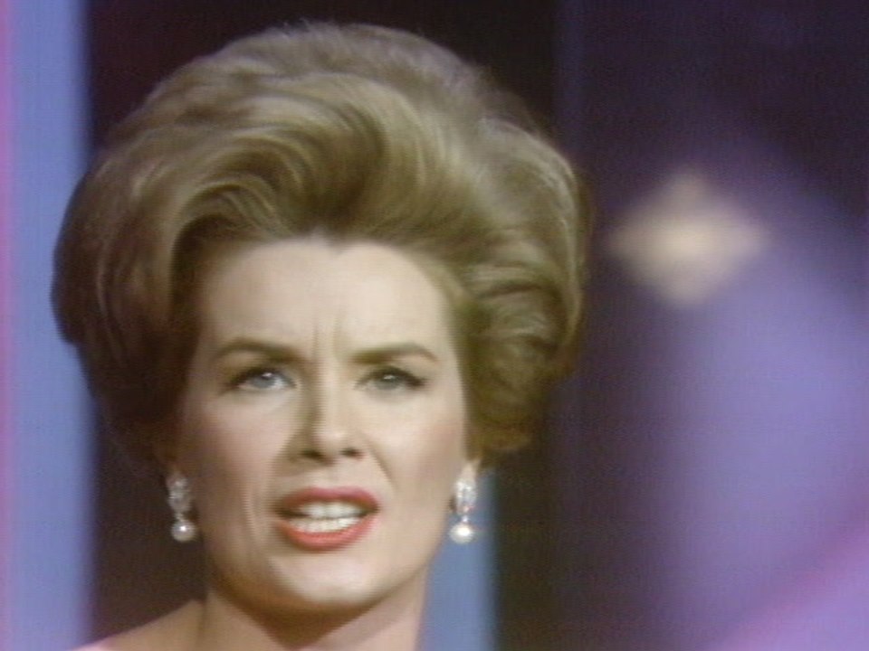 Sally Ann Howes (All Of A Sudden) My Heart Sings (Live On The Ed