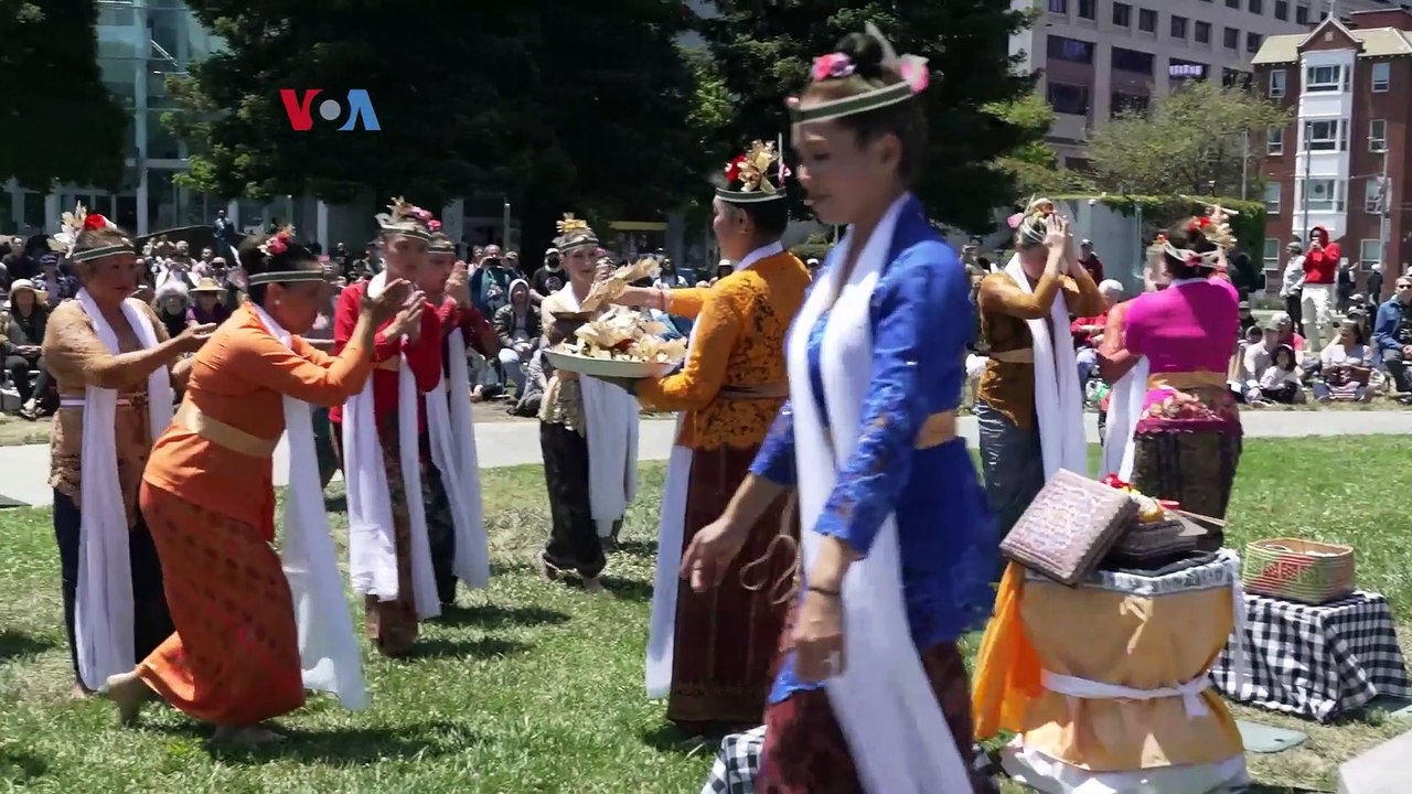 Pertunjukan Seni Tari Gamelan Bali Berkolaborasi dengan Musik Hip Hop