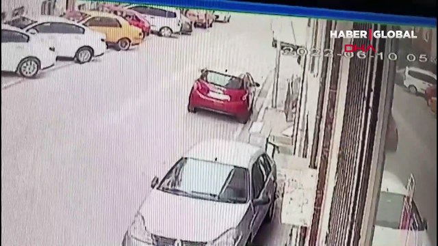 İstanbul Esenyurt'ta yaşandı... Doktoru 'şok geçirmesi lazım' dedi, akrabaları silahlı saldırı düzenledi: O anlar kamerada