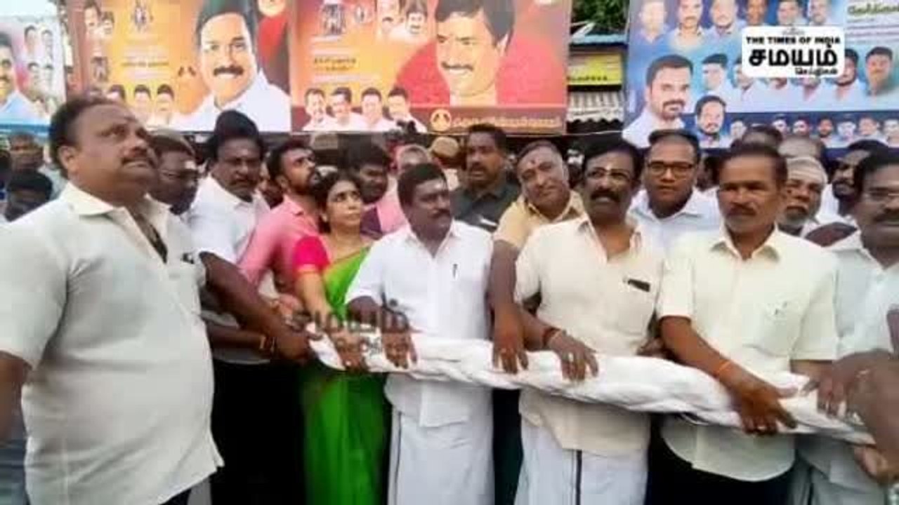 திருக்காமீஸ்வரர் ஆலய தேர்த்திருவிழா; தேரை வடம்பிடித்து இழுத்த ஆளுநர், முதல்வர்!