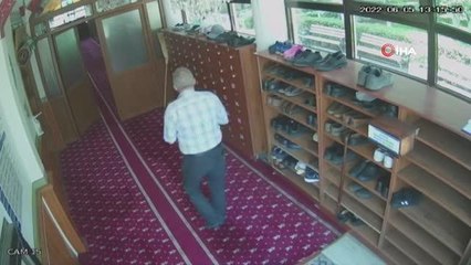 Camide ayakkabı hırsızlığı: Eski ayakkabılarını bıraktı, yenilerini alıp kaçtı
