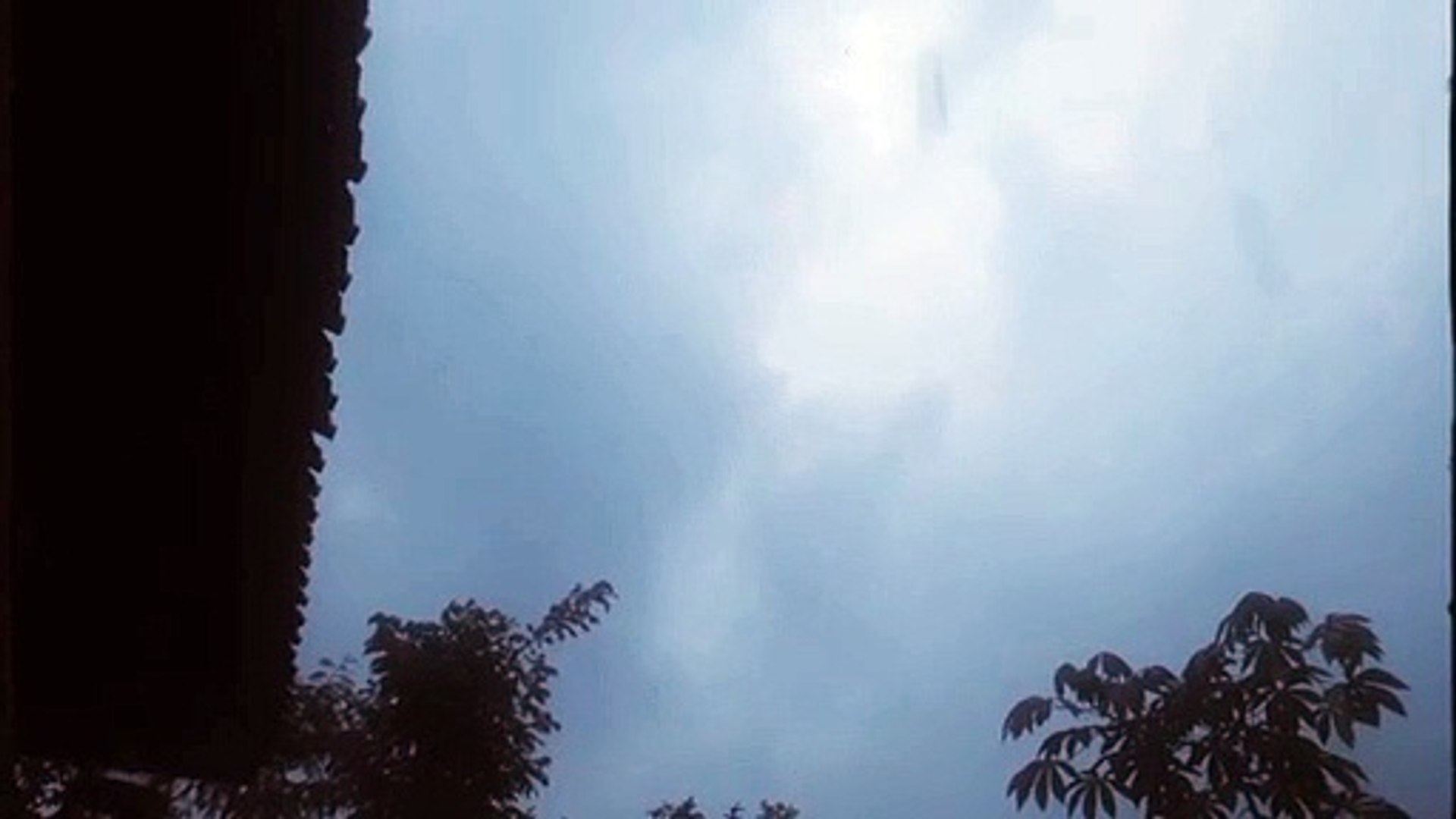 ⁣Relaksasi suara hujan / rain sound