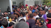 Migrantes protestan a la espera de regularizar su situación al sur de México