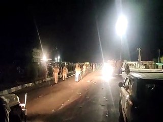 Video : देर रात पुलिस ने अचानक प्रदर्शनकारियों को खदेड़ा, आधा दर्जन से लोग हिरासत में