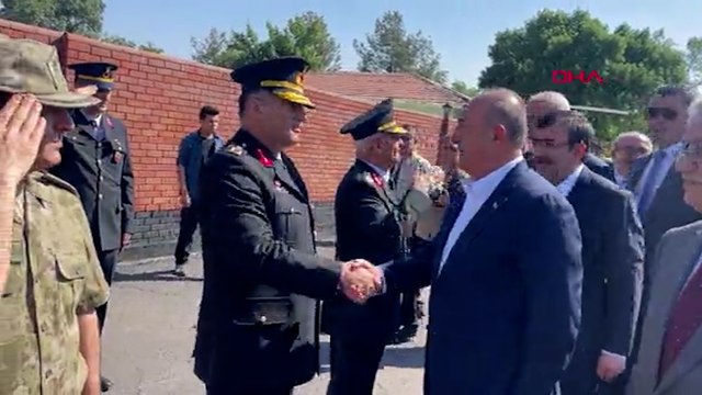 Dışişleri Bakanı Mevlüt Çavuşoğlu Jandarma Hava Grup Komutanlığını ziyaret etti