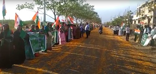 Amaravathi Farmers Shower Flowers on Judge: పదవీ విరమణ సందర్భంగా అభిమానం చాటుకున్న రైతులు| ABP Desam