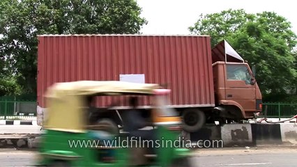 Truck accident in India; fuel tank leaking!