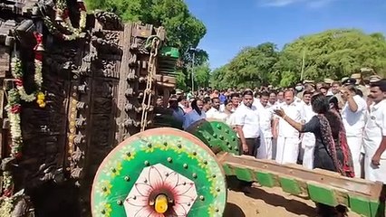 தேர் சாய்ந்து விபத்து ஏற்பட்ட இடத்தை பார்வையிட்ட அமைச்சர் எம் ஆர் கே பன்னீர்செல்வம்