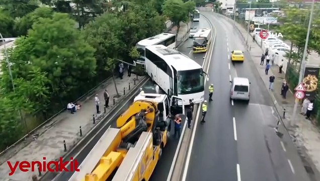 Üsküdar'da facianın eşiğinden dönüldü! İETT otobüsü ile iki tur otobüsü çarpıştı