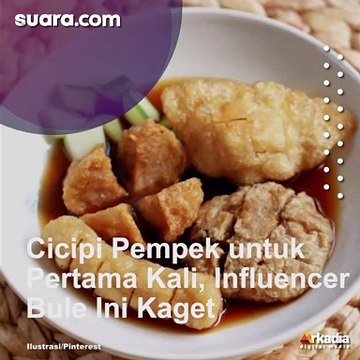 Pertama Kali Cicip Pempek Bule Ini Terkejut Saat Tahu Bahan Bakunya!